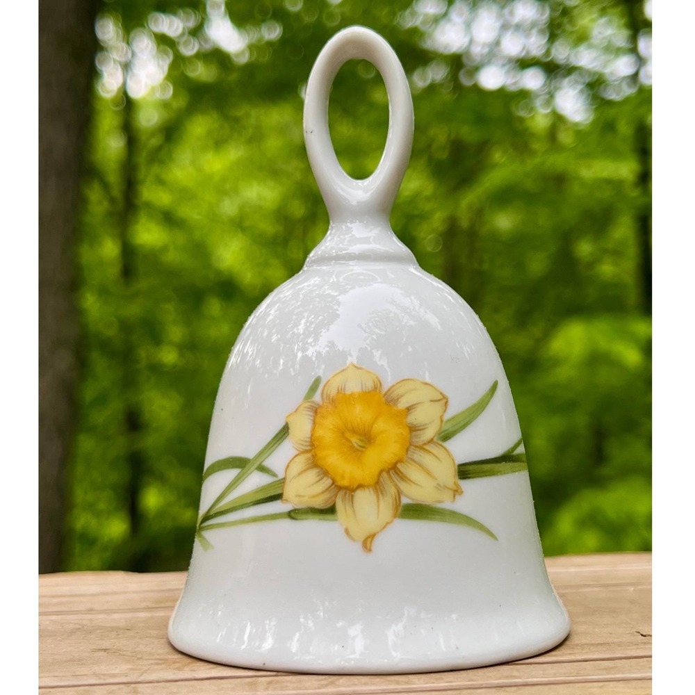 The Toscany Collection Bell Porcelain Yellow Daffodil Flower Vintage Small